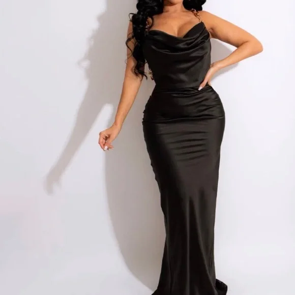 π₯Evening party chain maxi dress.π₯π₯π₯ - Picture 4 of 10